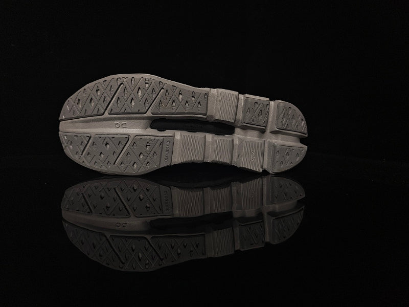 ON Cloudflow 5 Running Shoe