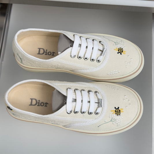 CD 26s Saltwind Sneakers Cream Canvas 920080