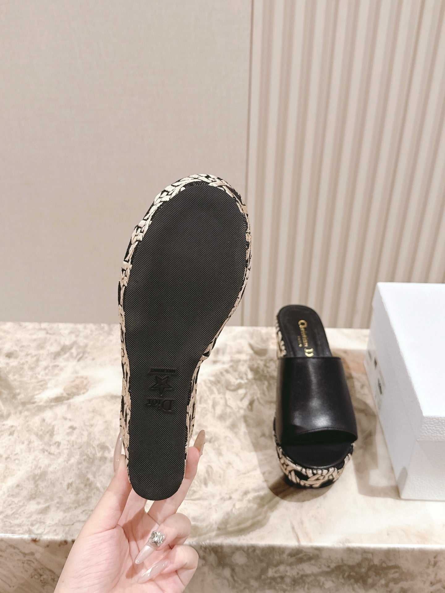 CD Attitude Wedge Slide 85mm Black Calfskin 483085