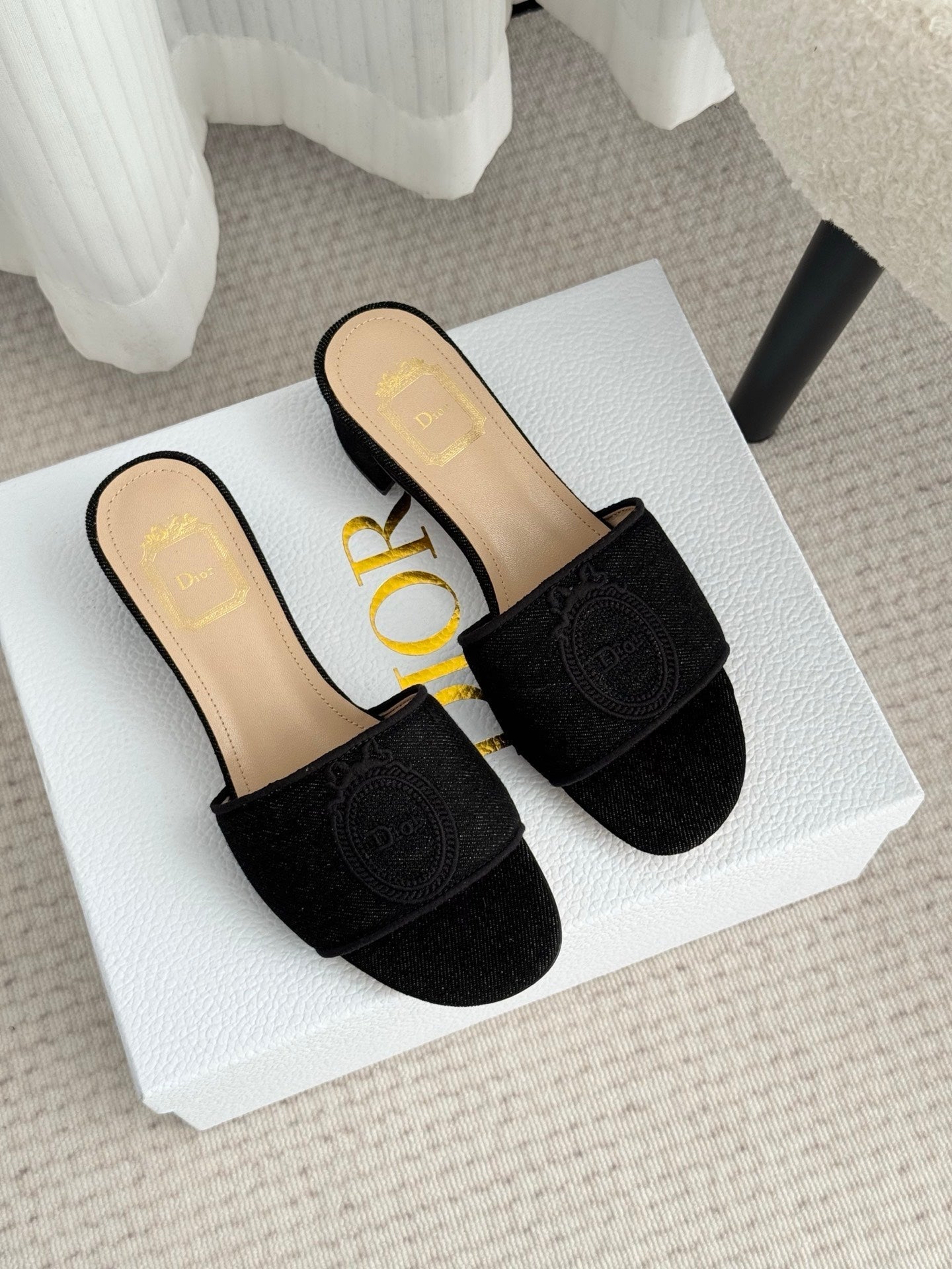 CD Médaillon Slide 4.5cm Black Denim 849735