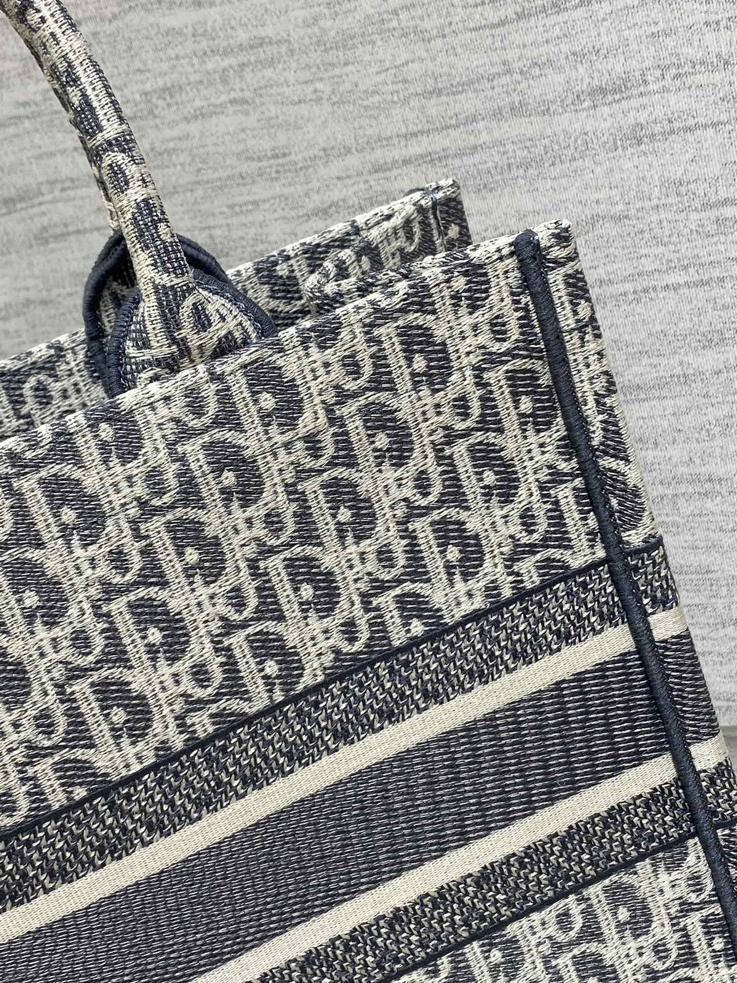 CD Medium Dior Book Tote Light Blue Denim Oblique Jacquard