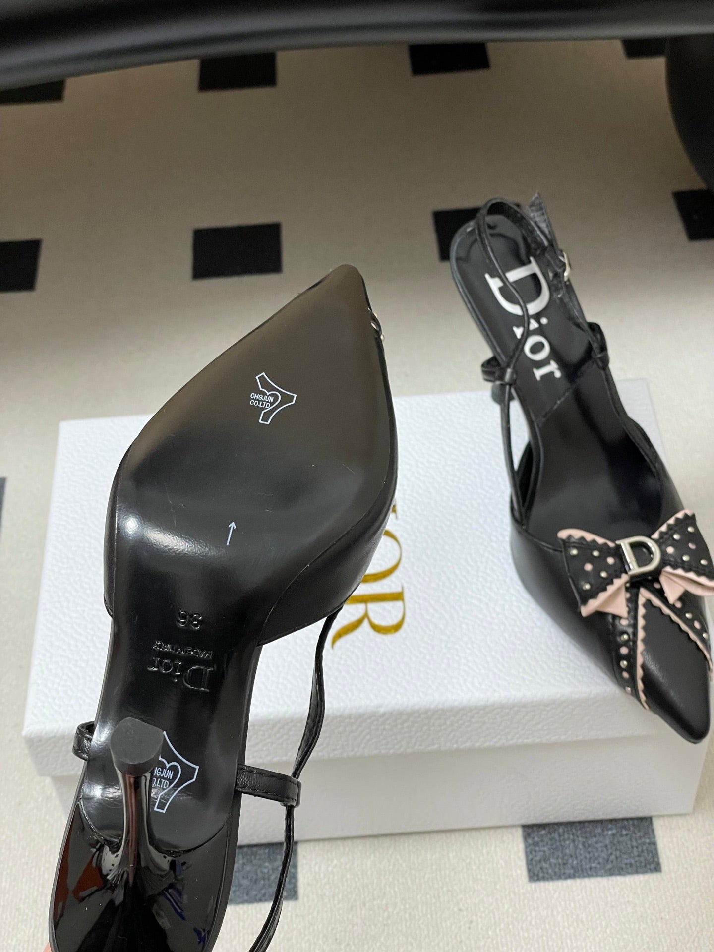CD 26 D'Trick Slingback Heels 10cm Black Bow Detail Sheepskin 632583