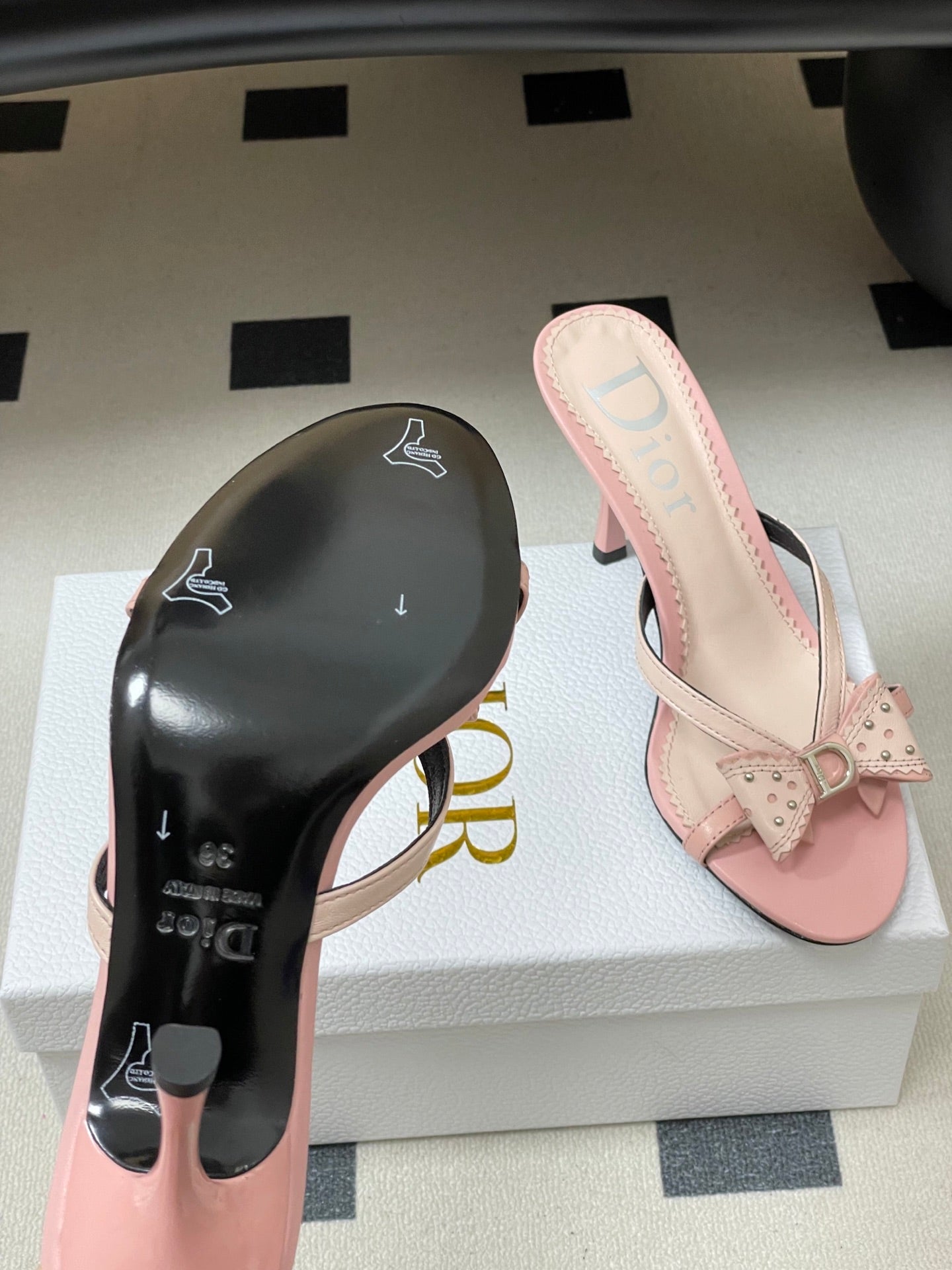 CD 26SS D'Trick Heeled Sandal 10cm Powder Pink Bow Detail Sheepskin 632579