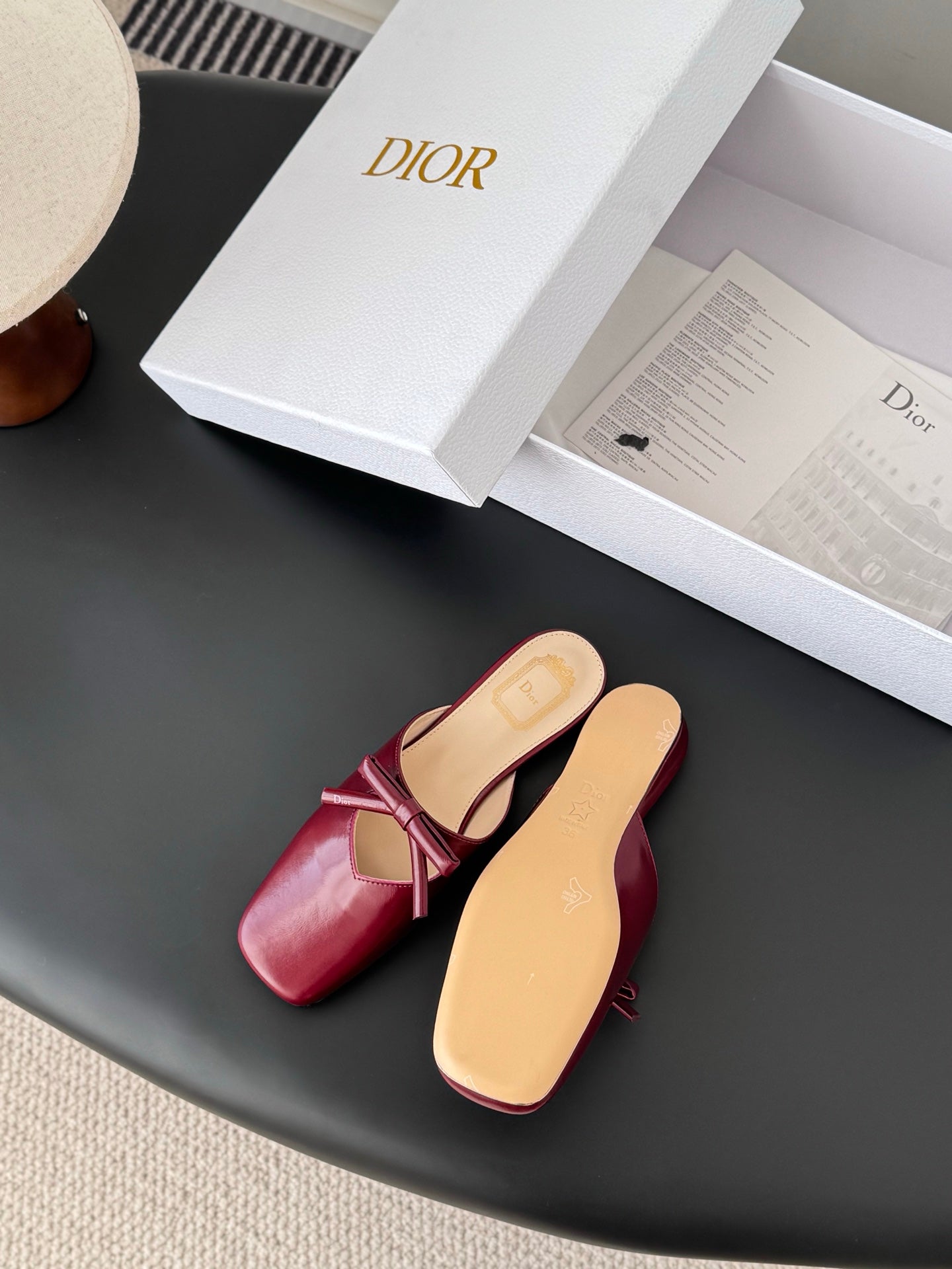 CD 26 Mary Jane Slippers Burgunfdy Patent Leather 605825