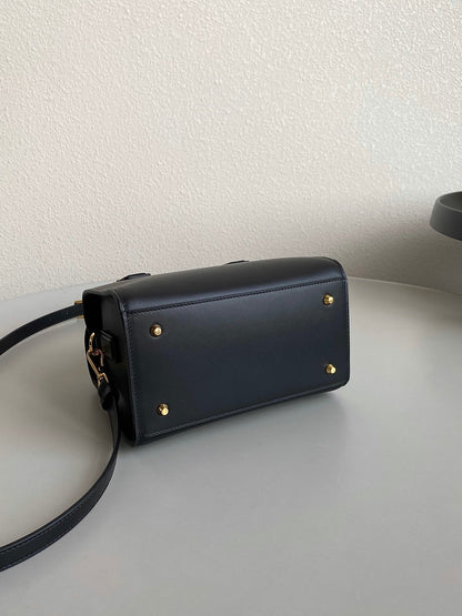 SMALL BOSTON 22 BLACK BOX CALFSKIN