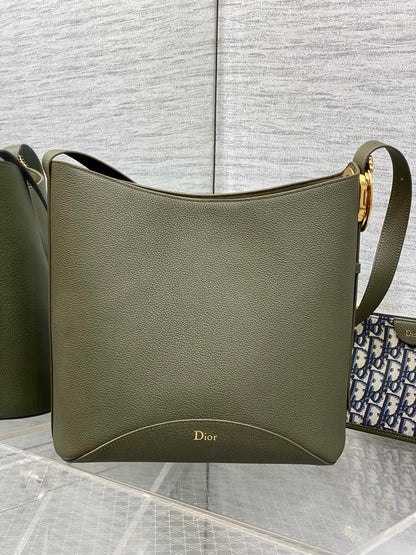 CD Médaillon Bucket Bag 26.5cm Dark Green in Cowhide 155518