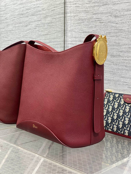 CD Médaillon Bucket Bag 26.5cm Burgundy in Cowhide 155520
