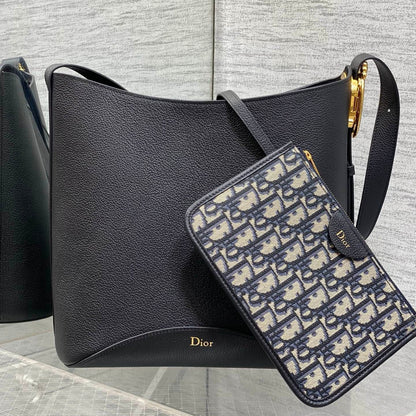 CD Médaillon Bucket Bag 26.5cm Black in Cowhide 155522