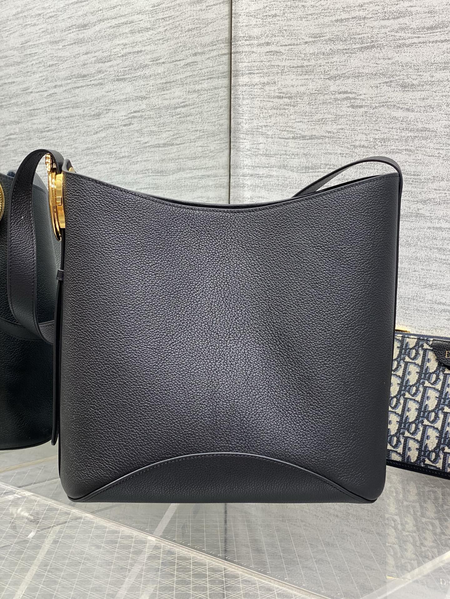 CD Médaillon Bucket Bag 26.5cm Black in Cowhide 155522