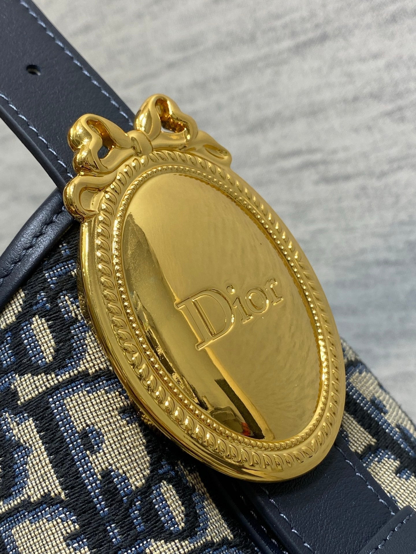 CD Médaillon Bucket Bag 26.5cm Navy Blue in Cowhide 155530