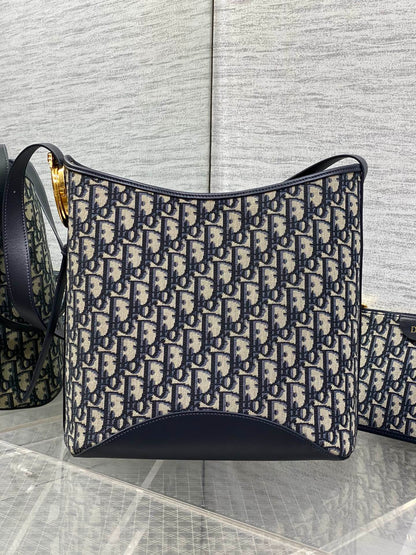 CD Médaillon Bucket Bag 26.5cm Navy Blue in Cowhide 155530