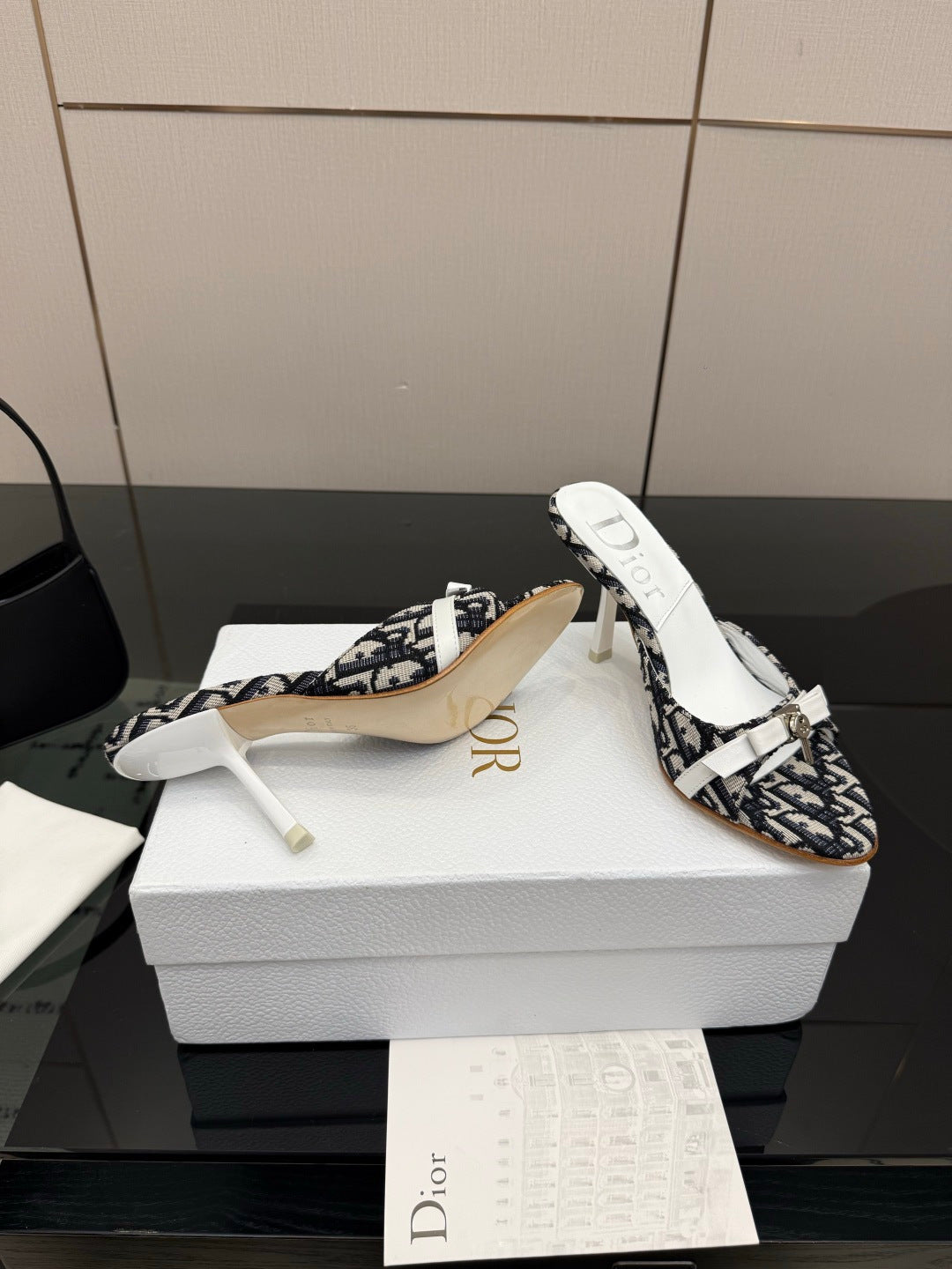 CD 26 Mule Heels 85 White Black in Fabric 803245