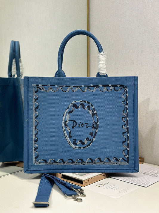 CD Medium Dioriviera Book Tote Blue Embroidered Canvas 158042