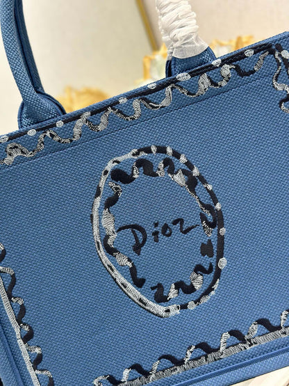 CD Medium Dioriviera Book Tote Blue Embroidered Canvas 158042