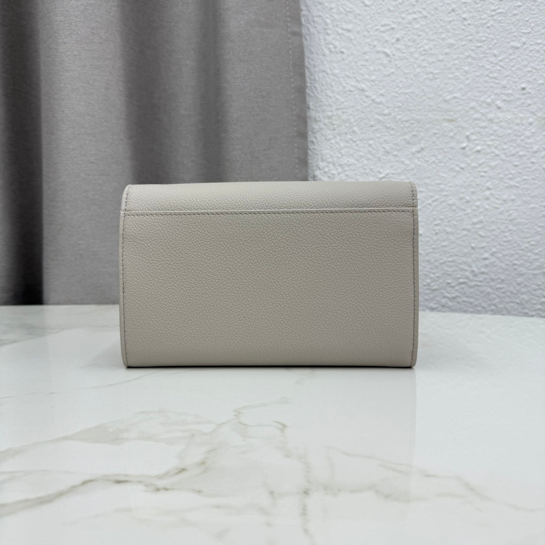 CD Médaillon Envelope Pouch 20.5cm Gris Pietro Cowhide Leather GHW 158546