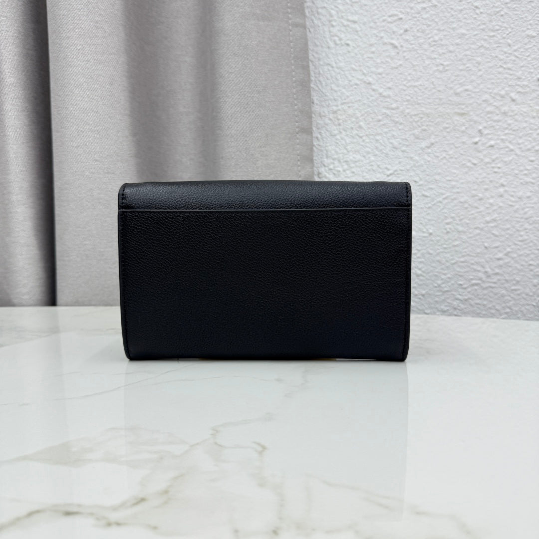CD Médaillon Envelope Pouch 20.5cm Black Cowhide Leather GHW 158550