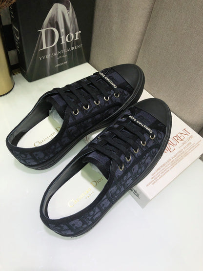 CD 26s Walk'n'Dior Sneaker Green Oblique Embroidered Cotton 966642