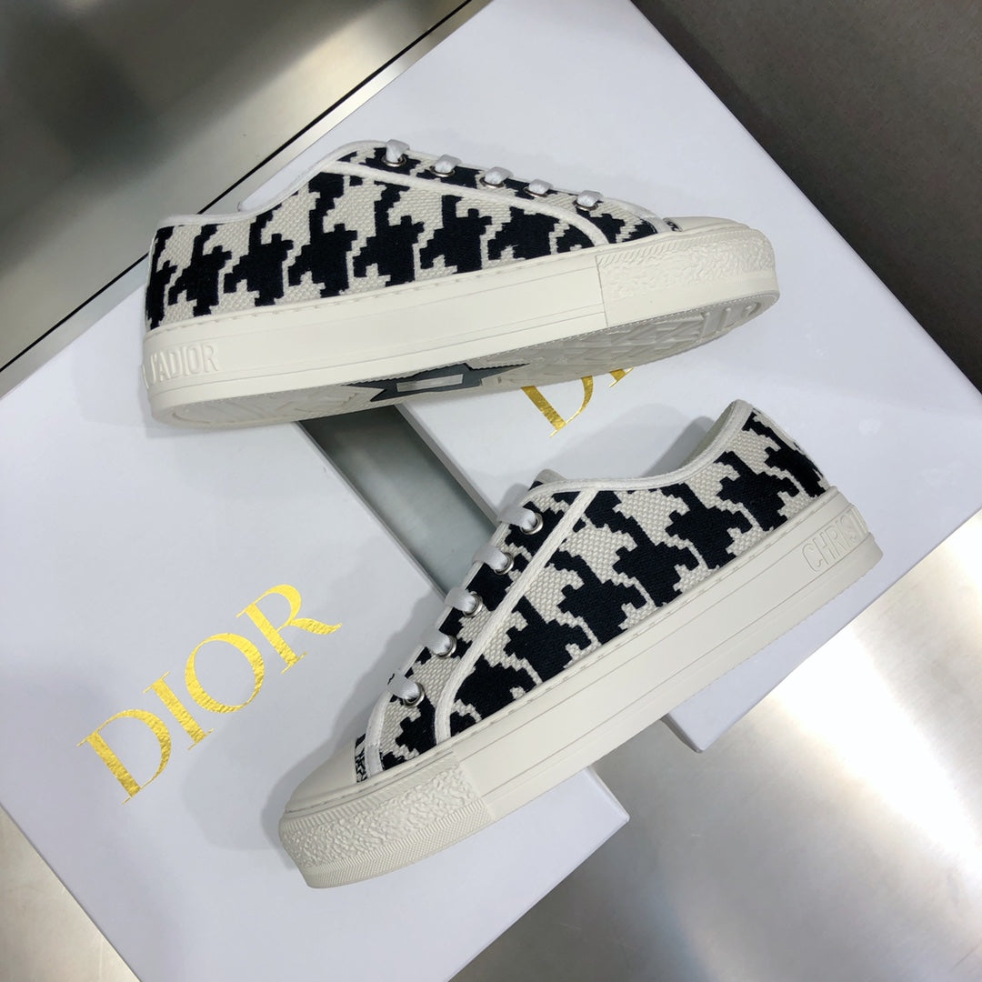 CD 26s Walk'n'Dior Sneaker Black Oblique Embroidered Cotton 966652