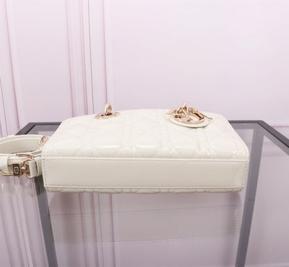 MEDIUM LADY D-JOY 26 WHITE LAMBSKIN