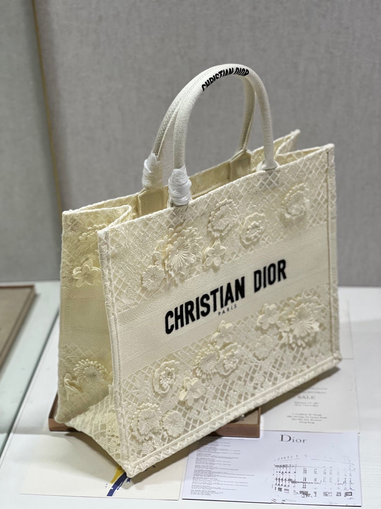 CD Fish Shreds White Book Tote 42cm Bag Canvas 336594