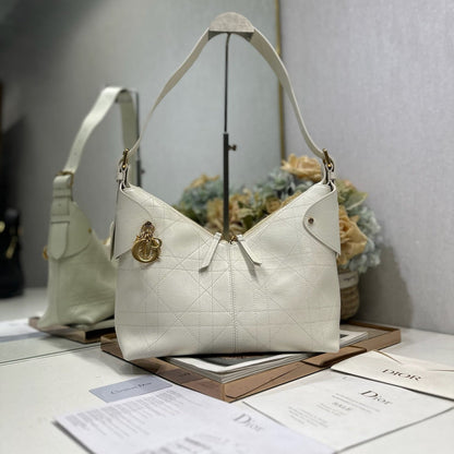 CD Medium Dior Voyage Bag 28cm White Macrocannage Calfskin 288631