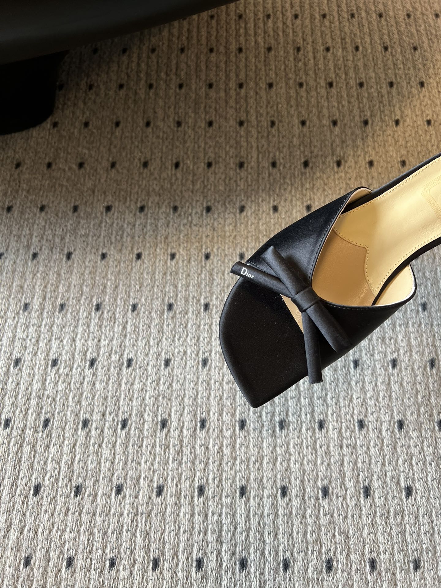 CD 26s Bow Slide Black Satin 820002