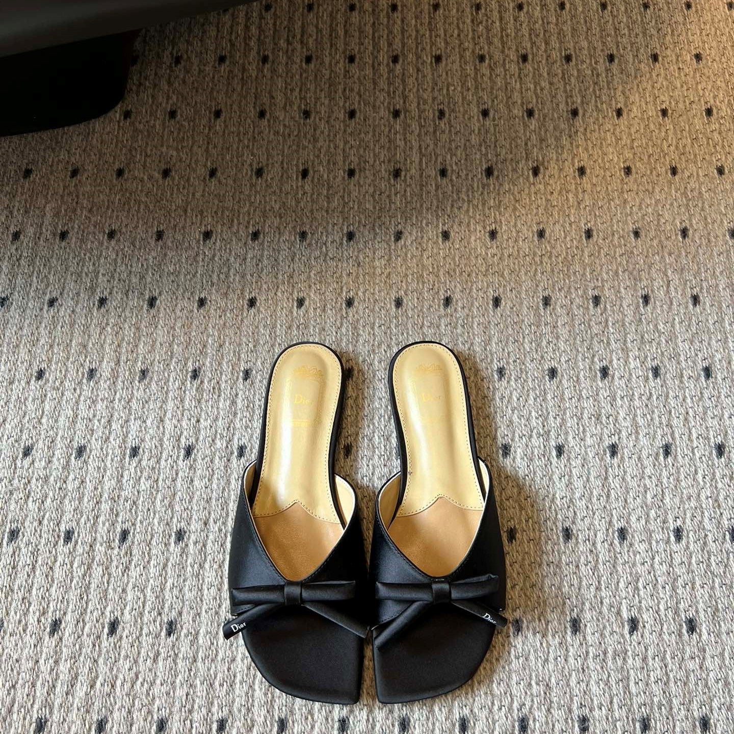 CD 26s Bow Slide Black Satin 820002