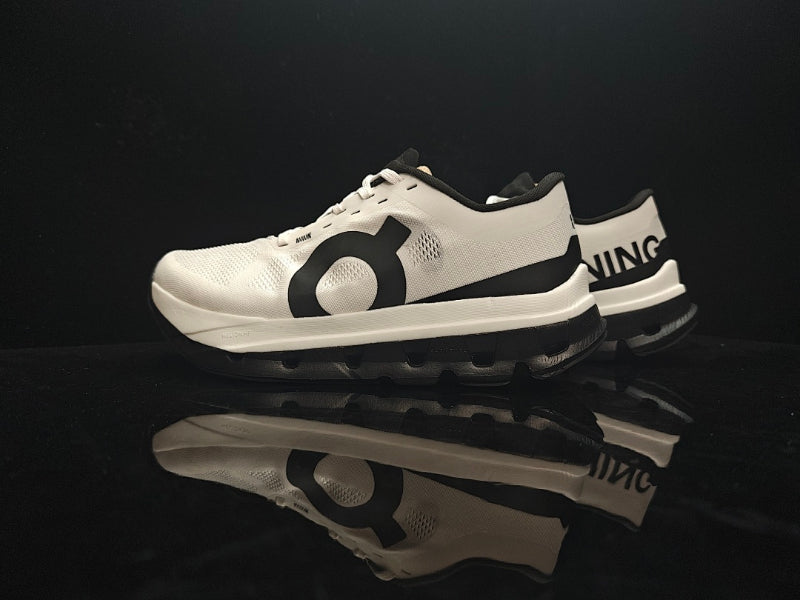 ON Cloudflow 5 Running Shoe