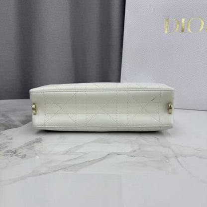 CD 26s Trianon Bag with Chain White Lambskin