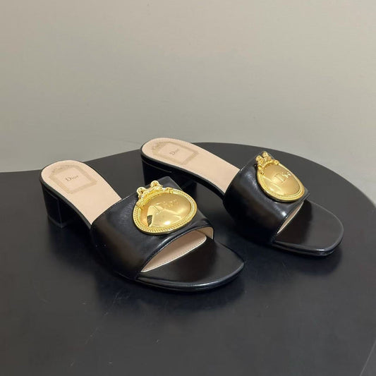 CD 26s Médaillon Buckle Slides Black Lambskin