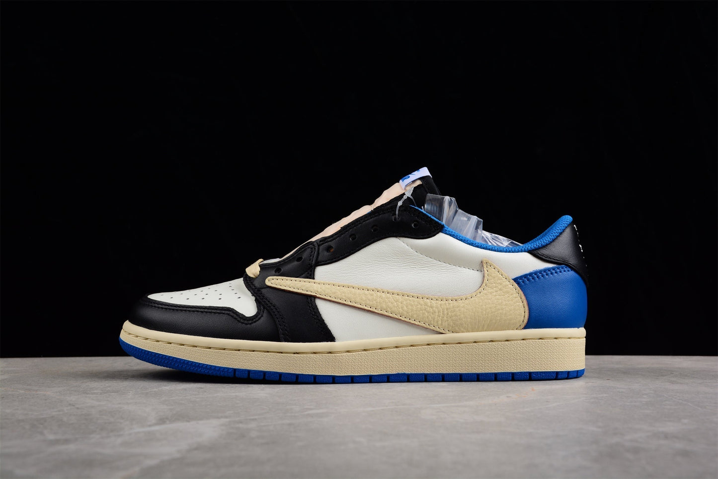 AJ 1 Retro Low OG SP Fragment x Travis Scott