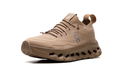 Cloudtilt WMNS "LOEWE Dark Sand" 3WD30313505