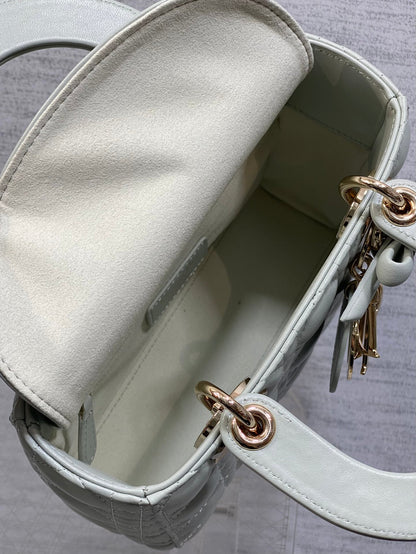 Dior 2026 Bow Lady Dior Lily Green Cannage Lambskin 286533