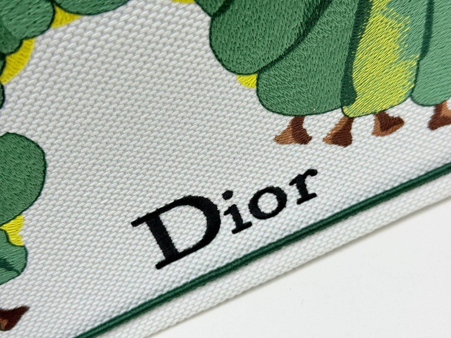 CD Book Tote with "The Very Hungry Caterpillar" White Green in Embroidery 155382