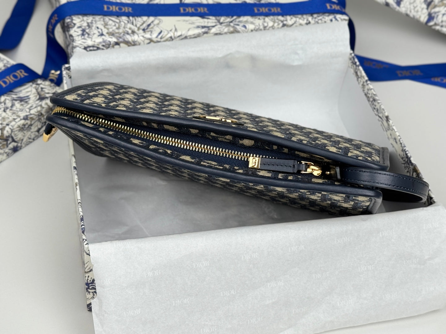 CD 30 Montaigne Dea Pouch 26cm Blue Jacquard  258619