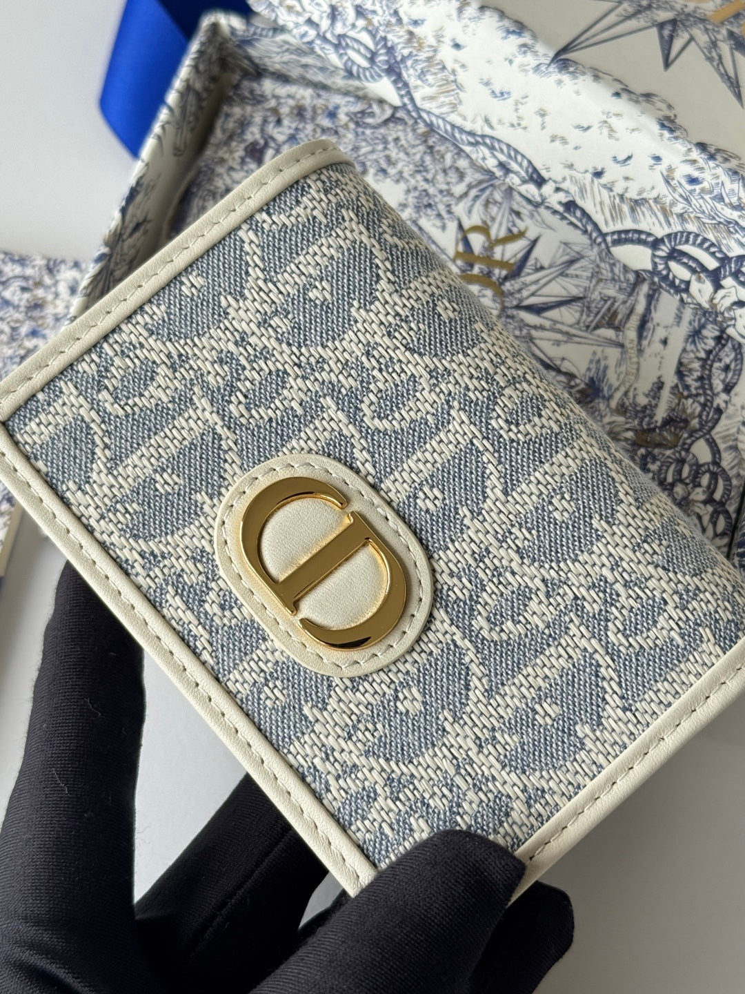 CD 30 Montaigne Glycine Wallet 11cm White Grey Jacquard