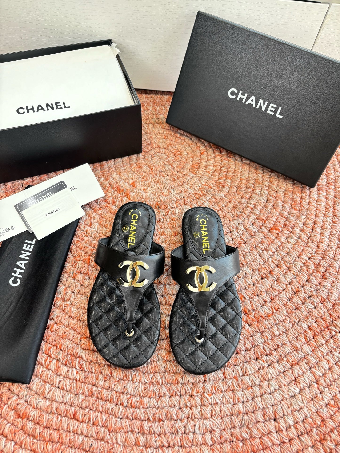 CC 26s Thong Sandals Black Sheepskin 648259