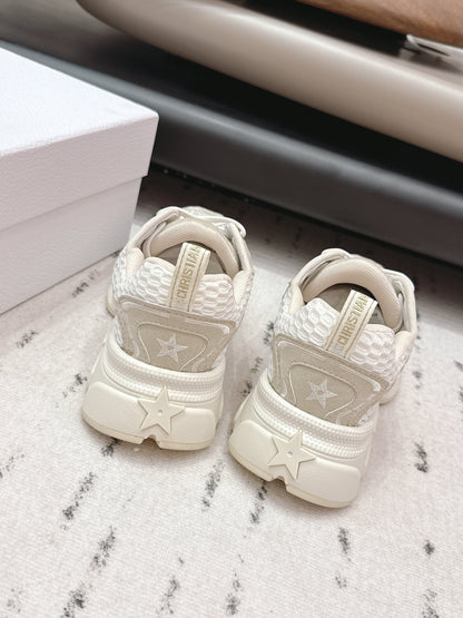 CD 26s Vibe Sneaker Taupe Suede 613748