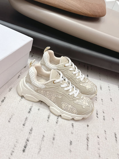 CD 26s Vibe Sneaker Taupe Suede 613748