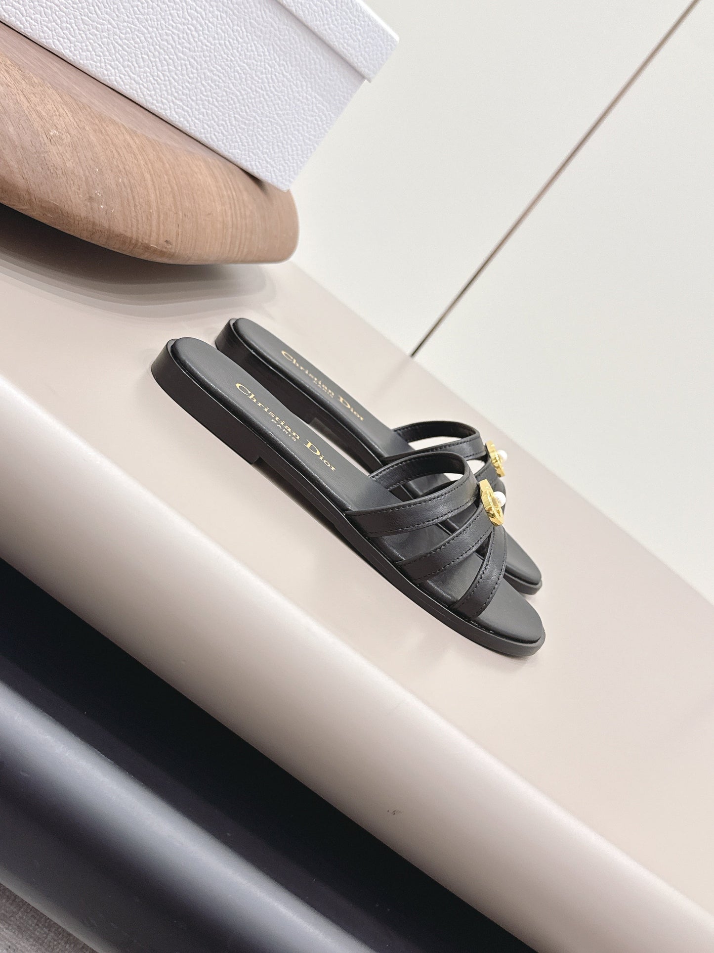 CD 26s 30M Slide Black Calfskin 738222