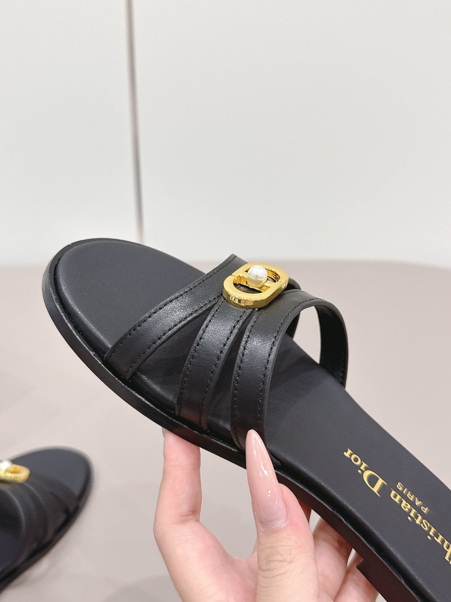 CD 26s 30M Slide Black Calfskin 738222