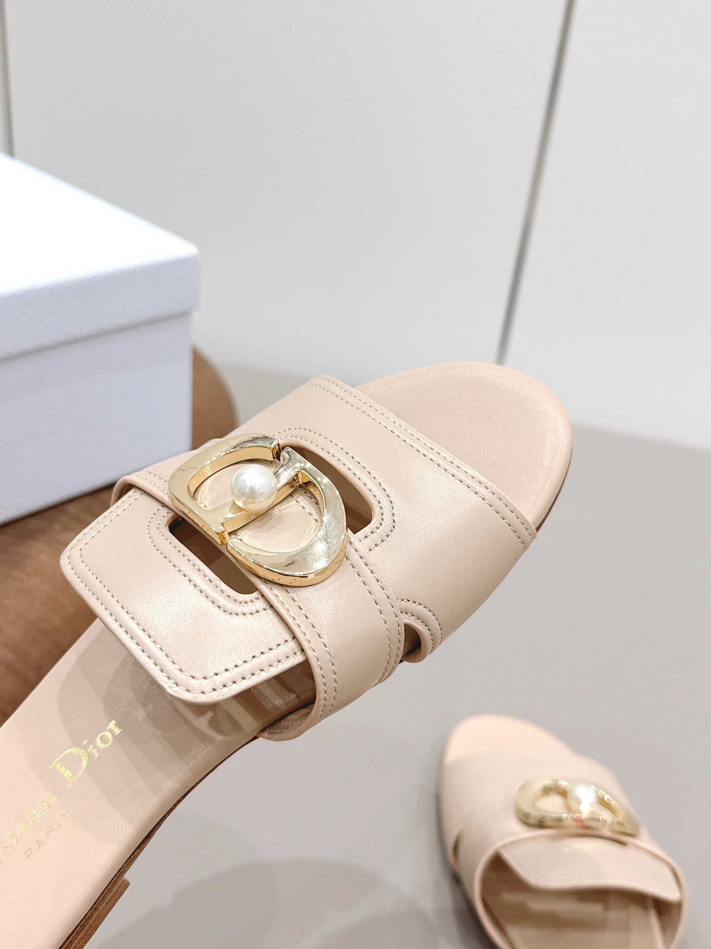 CD 30 Montaigne Slide Beige Calfskin 738231