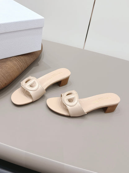 CD 26s Round-Toe Sandals 4.5cm Beige Calfskin 738235