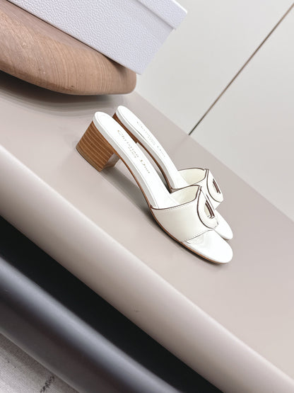 CD 26s Round-Toe Sandals 4.5cm White Calfskin 738236