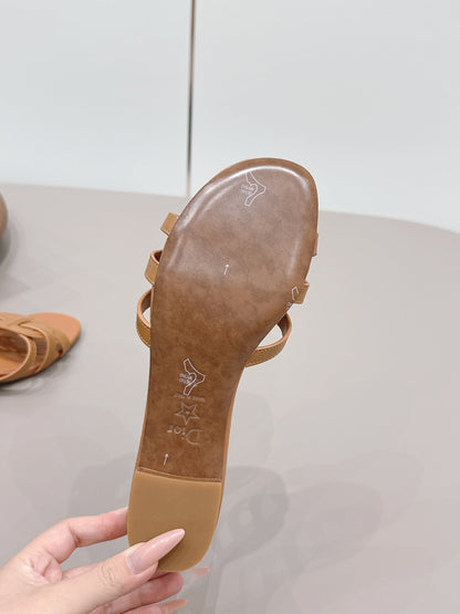 CD 26s D-Club Sandal 4.5cm Tan Calfskin 738242