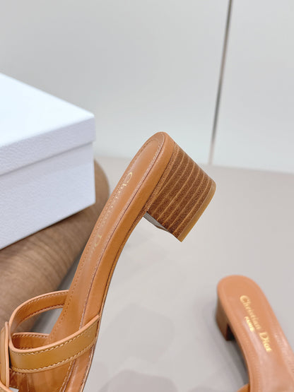 CD 26s D-Club Sandal 4.5cm Tan Calfskin 738242