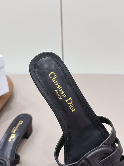 CD 26s D-Club Sandal 4.5cm Black Calfskin 738241