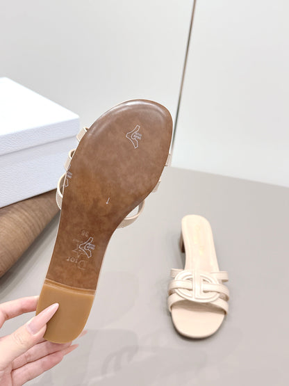CD 26s D-Club Sandal 4.5cm Beige Calfskin 738243