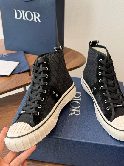 CD 26s Hooper Hight-Top Sneaker Black Canvas 940261