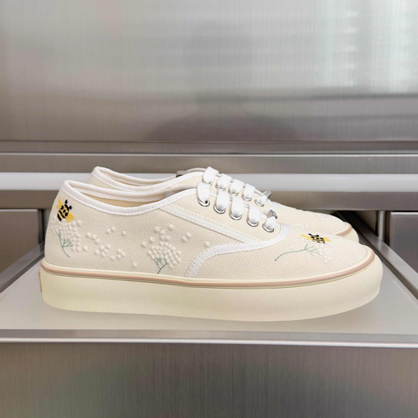 CD 26s Saltwind Sneakers Cream Canvas 920080